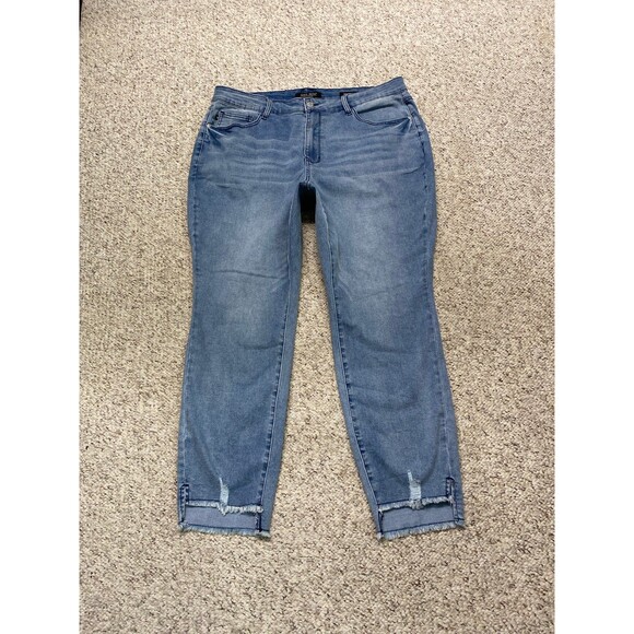 20W Judy Blue High Rise Relaxed Fit Raw Step Fray Hem - Picture 1 of 9